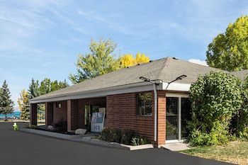 Sun Outdoors Garden City Utah,2126 S Bear Lake Blvd,2 star