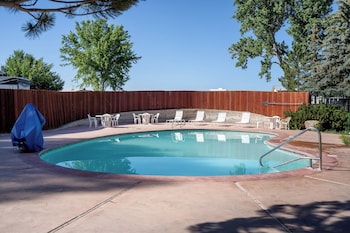 Sun Outdoors Garden City Utah,2126 S Bear Lake Blvd,2 star
