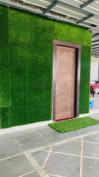 Hotel Green Lotus,,2 star