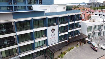 jomtien beach market hotel