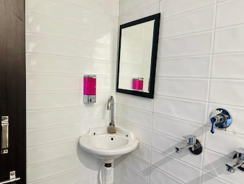 hotel airport residency