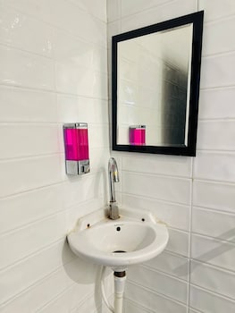 hotel airport residency