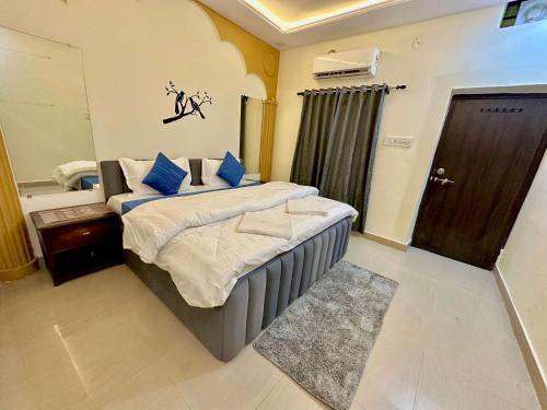 hotel airport residency