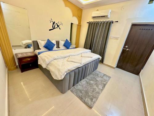 hotel airport residency