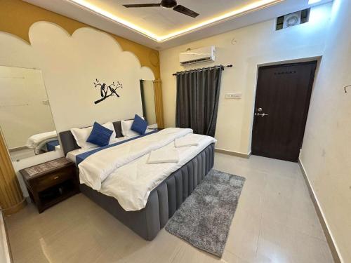 hotel airport residency