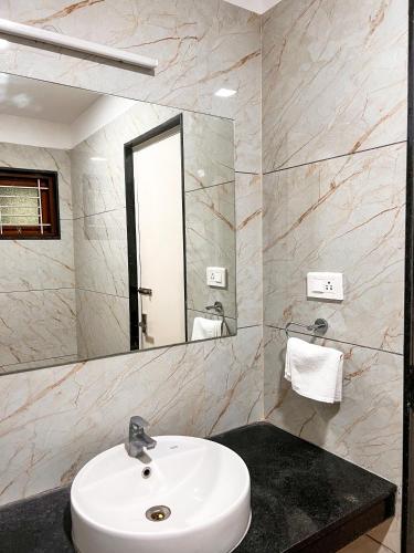 shri amman residency