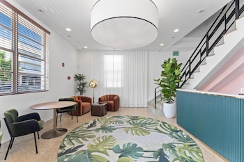 The Clifton Hotel,1343 Collins Ave,2 star