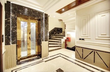 Hotel Rosewood Near Delhi Airport,,3 star