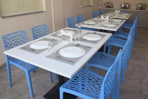 axon corporate stays newtown kolkata