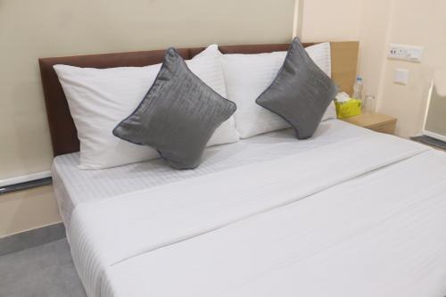 axon corporate stays newtown kolkata