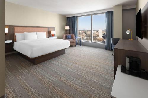 la quinta inn and suites by wyndham jamaica nyc jfk airtrain