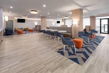 la quinta inn and suites by wyndham jamaica nyc jfk airtrain
