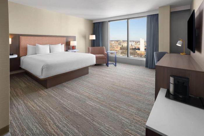 la quinta inn and suites by wyndham jamaica nyc jfk airtrain