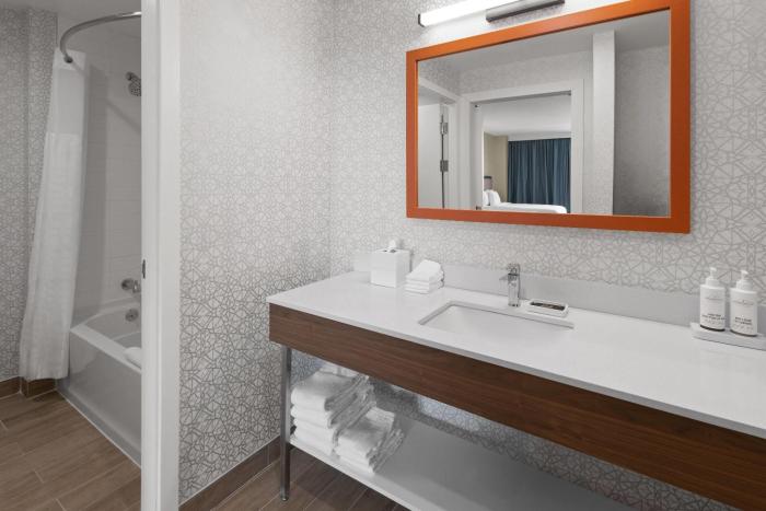 la quinta inn and suites by wyndham jamaica nyc jfk airtrain