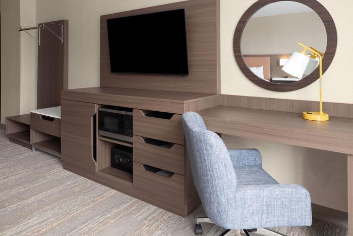 la quinta inn and suites by wyndham jamaica nyc jfk airtrain
