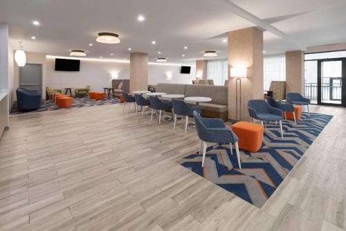 la quinta inn and suites by wyndham jamaica nyc jfk airtrain