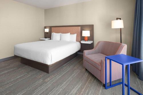 la quinta inn and suites by wyndham jamaica nyc jfk airtrain