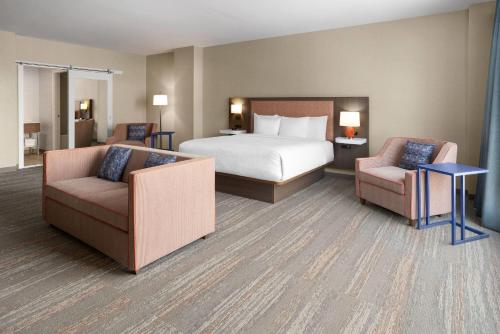 la quinta inn and suites by wyndham jamaica nyc jfk airtrain