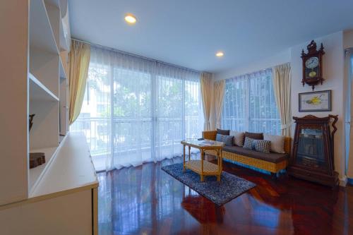 2 bedroom in prime location bsrs