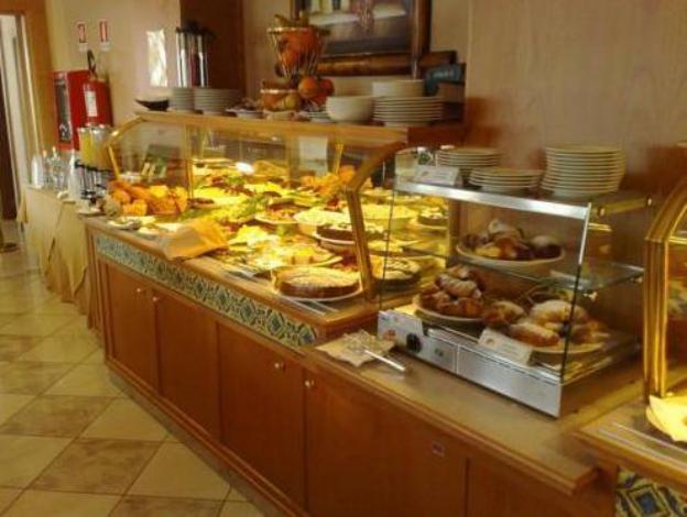 hotel ara solis