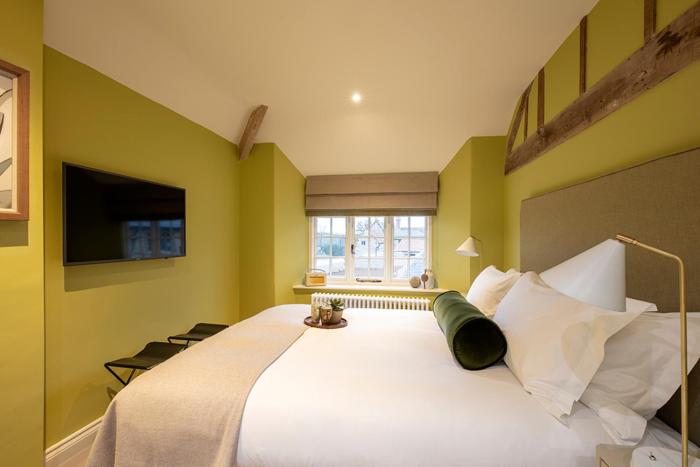 the falcon hotel