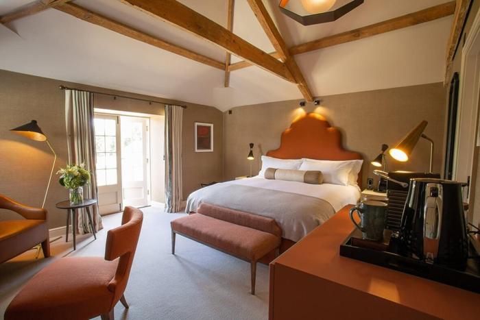 the falcon hotel