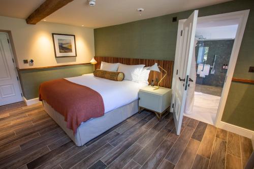 the falcon hotel