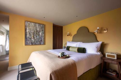 the falcon hotel