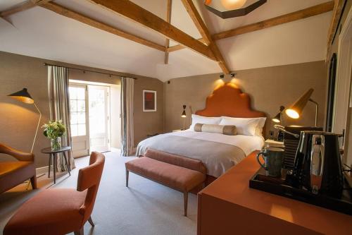 the falcon hotel
