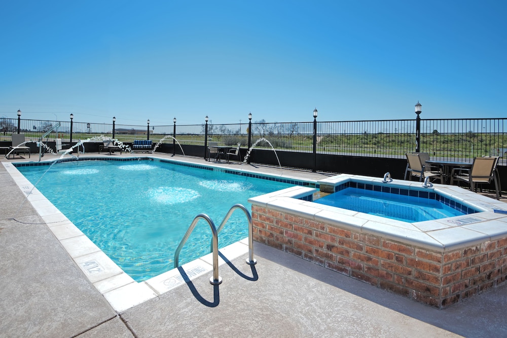 holiday inn express and suites monahans i 20