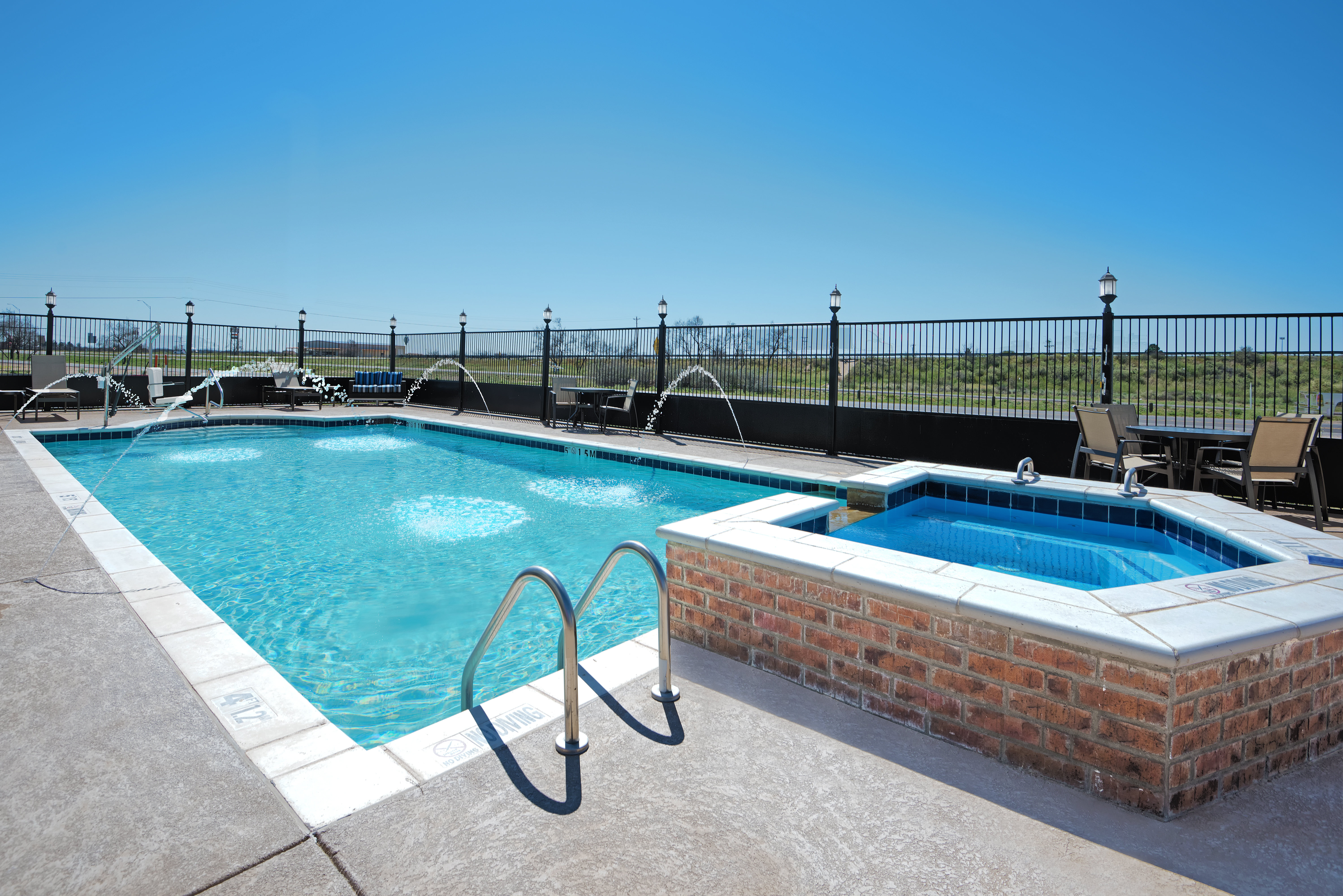 holiday inn express and suites monahans i 20