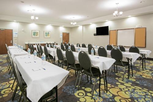 holiday inn express and suites monahans i 20