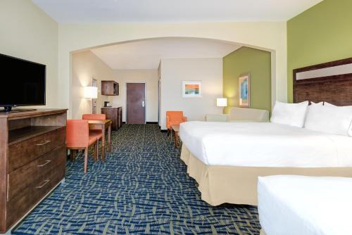 holiday inn express and suites monahans i 20
