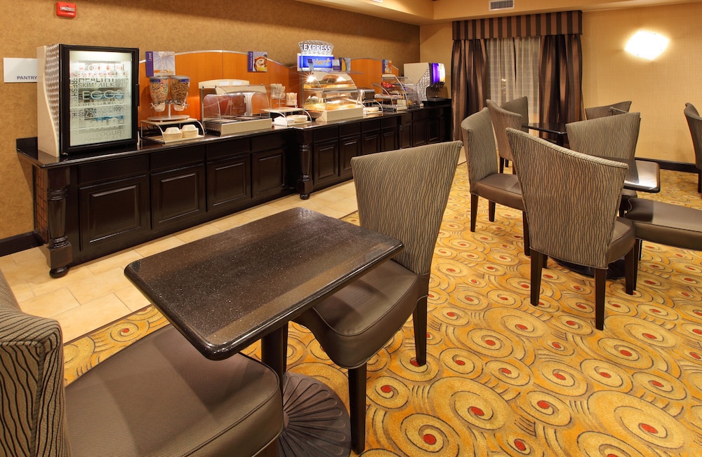 holiday inn express hotel and suites texarkana east by ihg