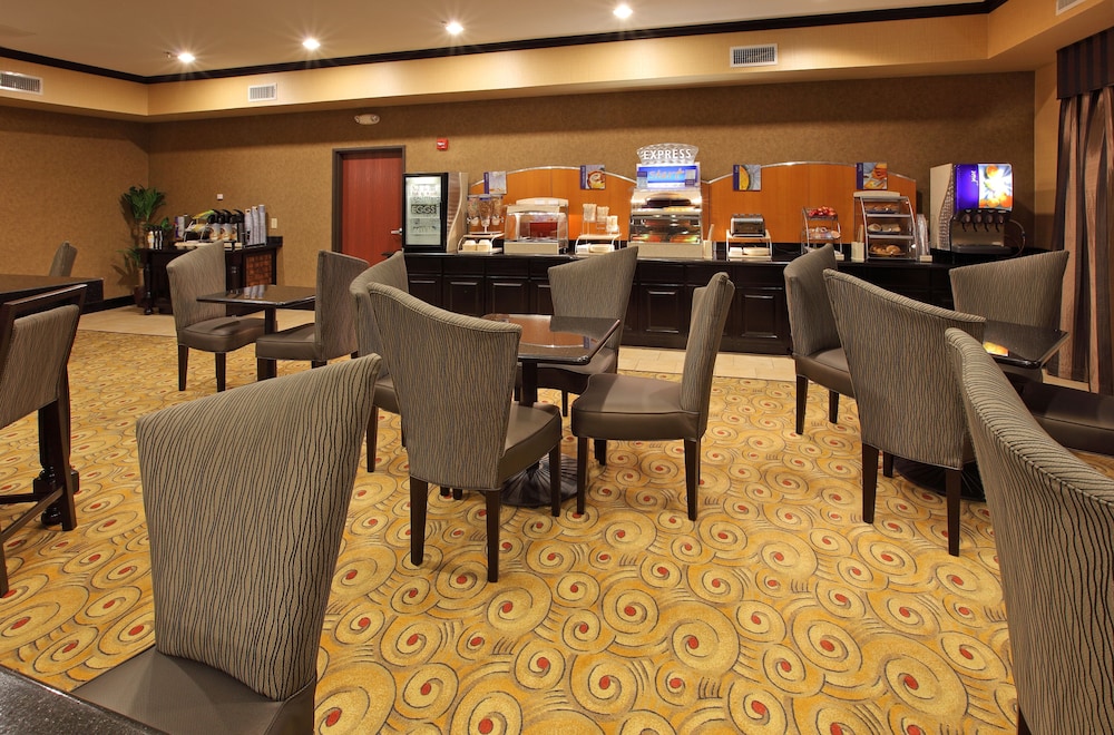 holiday inn express hotel and suites texarkana east by ihg