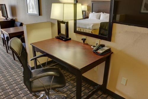 holiday inn express hotel and suites texarkana east by ihg