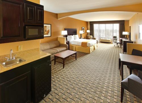 holiday inn express hotel and suites texarkana east by ihg