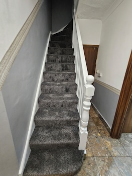 Snoozeden Wellesley – Near To Slough Station,,3 star