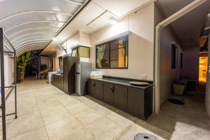 3 br pool villa in great location bub