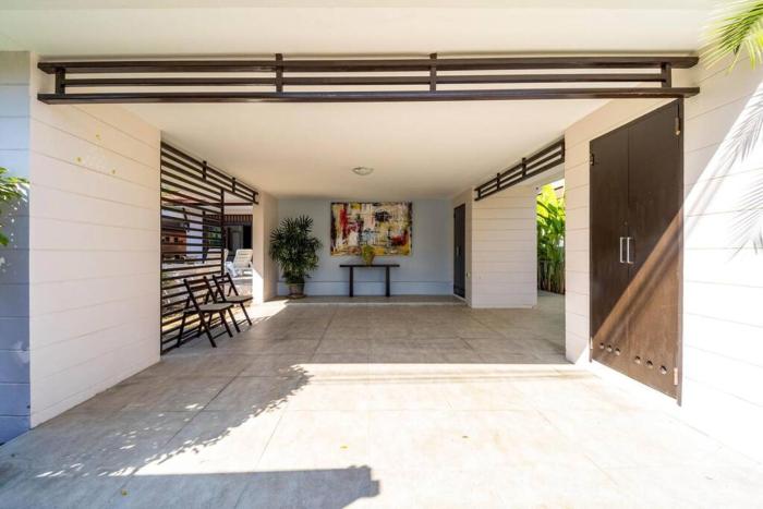 3 br pool villa in great location bub