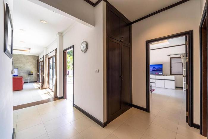 3 br pool villa in great location bub