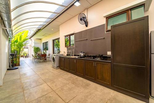 3 br pool villa in great location bub