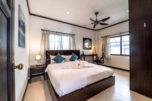 3 br pool villa in great location bub