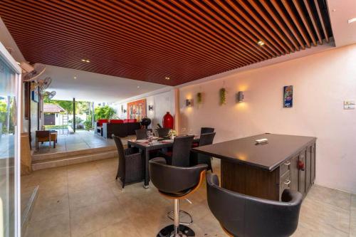 3 br pool villa in great location bub