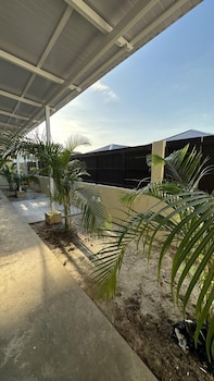 adina pool villa cenang langkawi 3b4r