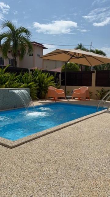 adina pool villa cenang langkawi 3b4r