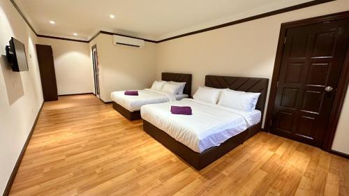 adina pool villa cenang langkawi 3b4r