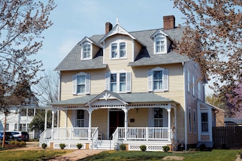Armistead House,,2 star
