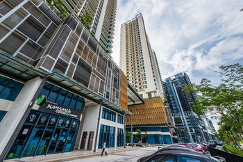 5p luxury studio 3min to setia city mall