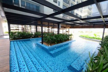 5P Luxury Studio 3Min To Setia City Mall,,3 star